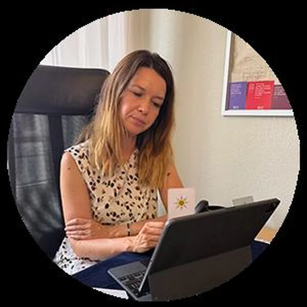 Zoé, astrologue et coach intuitive
